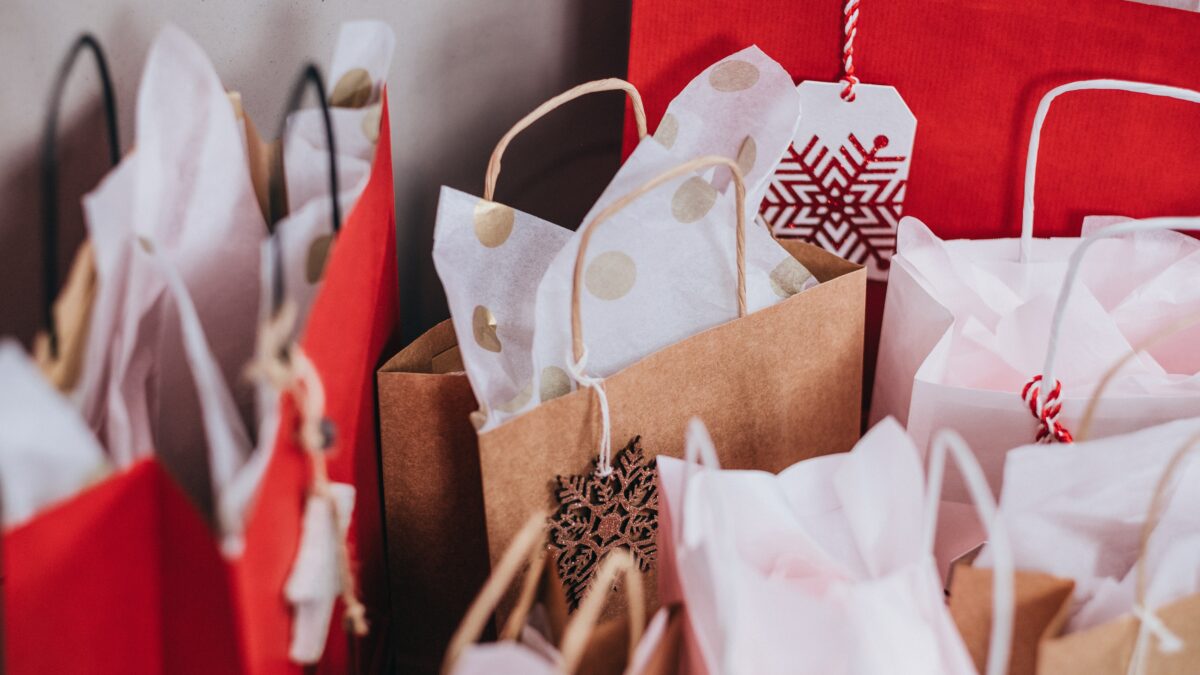 5 Tips to Ensure You Don’t Overspend This Christmas